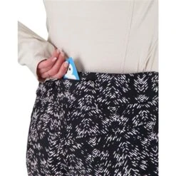 Obermeyer Printed Bond Pant - Women's -Ladies Skiing Store fw22 1504421103 s05 moddet1