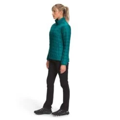 The North Face Thermoball Eco Jacket - Women's -Ladies Skiing Store fw22 nf0a5gld bj5 model34