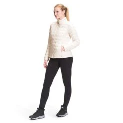 The North Face Thermoball Eco Jacket - Women's -Ladies Skiing Store fw22 nf0a5gld n3n model34