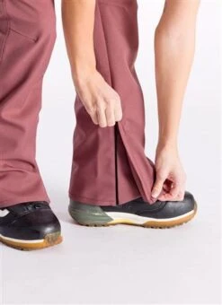 L1 Premium Goods Heartbreaker Twill Pant - Women's -Ladies Skiing Store fw23 l1pg n873895 burnt rose 3