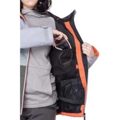 686 Athena Insulated Jacket - Women's -Ladies Skiing Store fw23 686 womensathenainsulatedjacket goblingreencolorblock 6