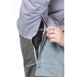 686 Athena Insulated Jacket - Women's -Ladies Skiing Store fw23 686 womensathenainsulatedjacket goblingreencolorblock 9