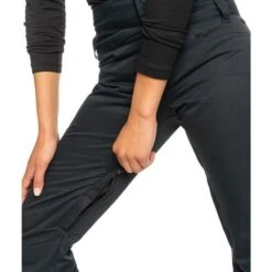 Roxy Diversion Pant - Women's -Ladies Skiing Store fw23 roxy womensdiversionpant trueblack 5