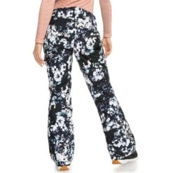 Roxy Nadia Printed Pant - Women's -Ladies Skiing Store fw23 roxy womensnadiaprintedpant trueblackblackflowrs 3