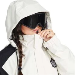 Volcom Melancon Gore-Tex Jacket - Women's -Ladies Skiing Store fw23 volcom womensmelancongoretexjacket offwhite 4